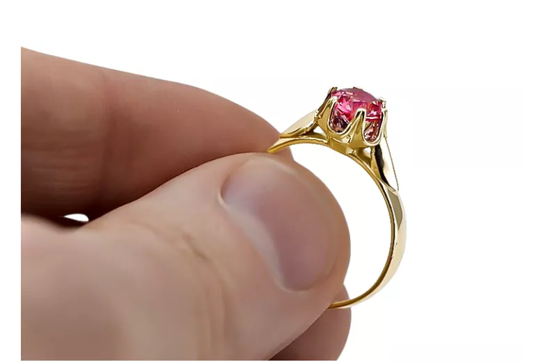 Anneau Rubis Or jaune 14 carats Artisanat vintage vrc122y